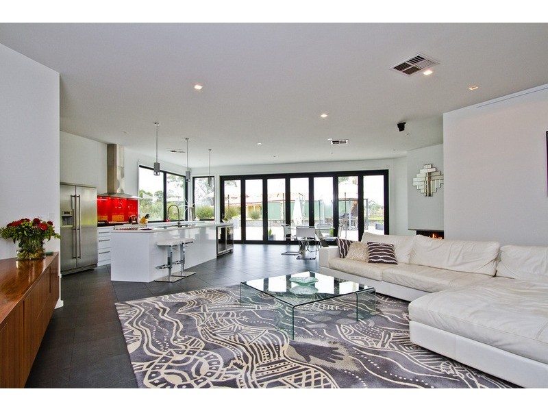 5 Leslie Place, Junortoun VIC 3551