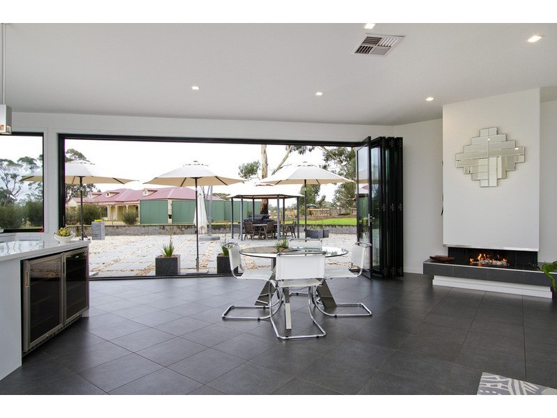 5 Leslie Place, Junortoun VIC 3551