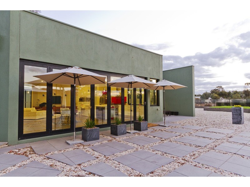 5 Leslie Place, Junortoun VIC 3551