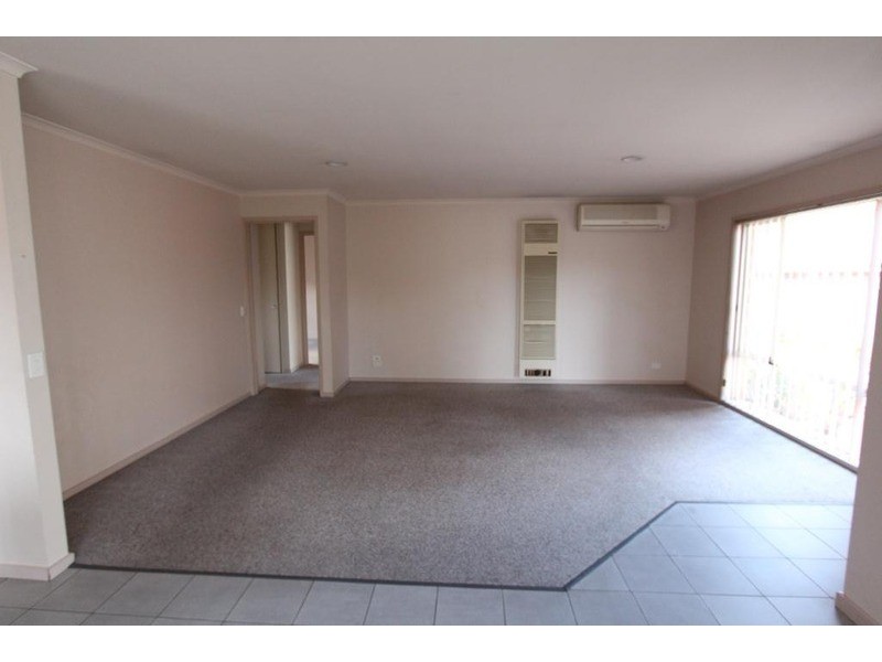 1/3 Stanley Avenue, Spring Gully VIC 3550