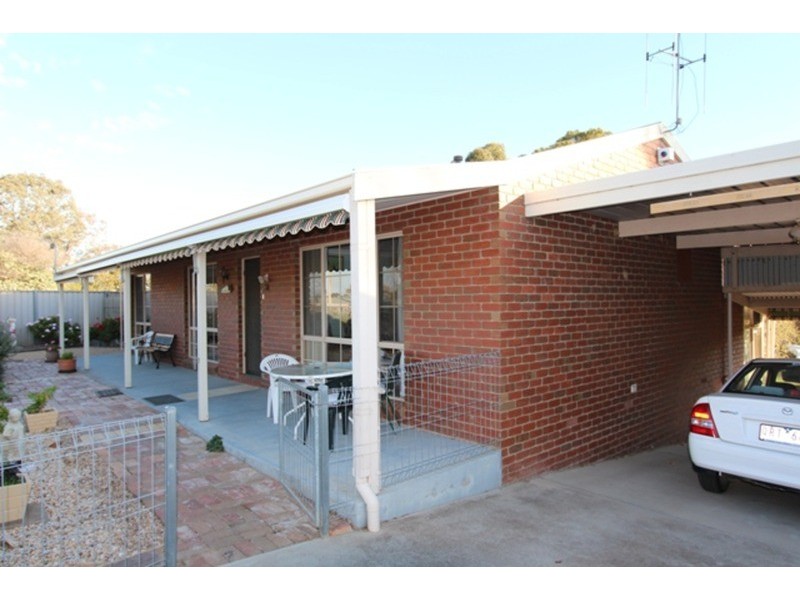 18 Batten  Street, California Gully VIC 3556