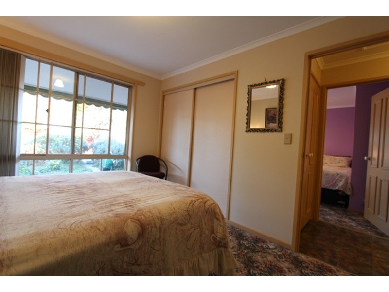 18 Batten  Street, California Gully VIC 3556