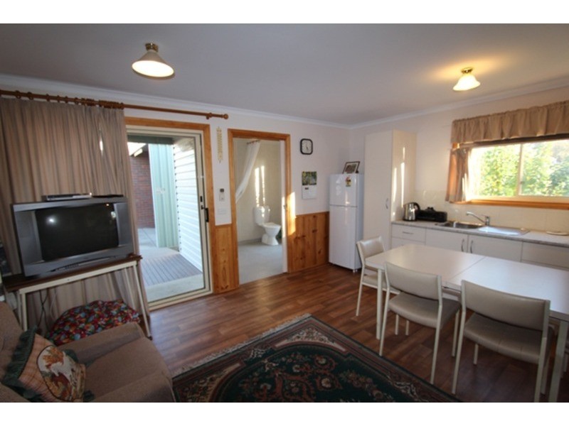 18 Batten  Street, California Gully VIC 3556