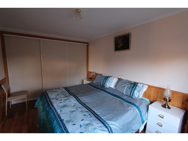 18 Batten  Street, California Gully VIC 3556