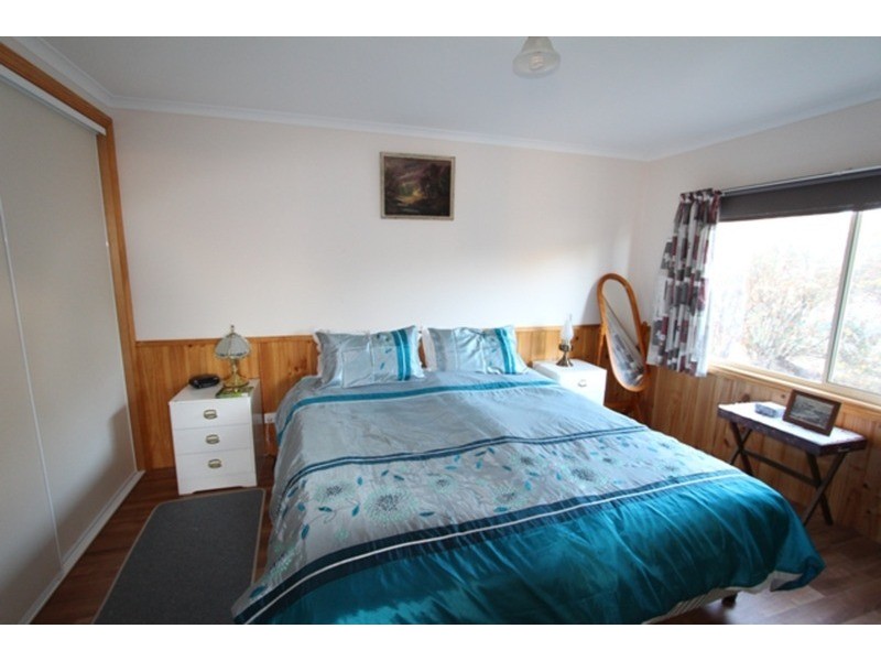 18 Batten  Street, California Gully VIC 3556