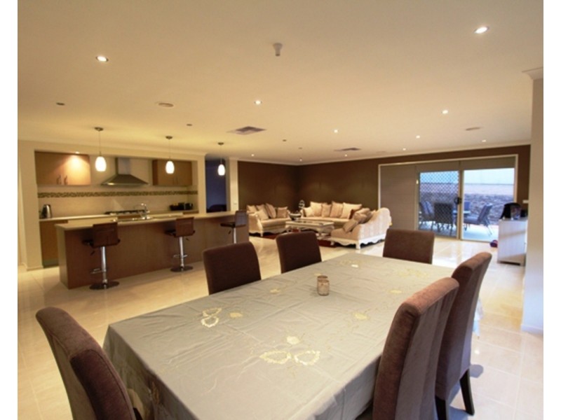 23 Londonderry Way, Epsom VIC 3551