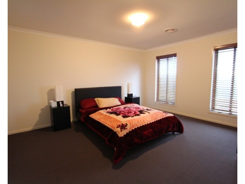 23 Londonderry Way, Epsom VIC 3551