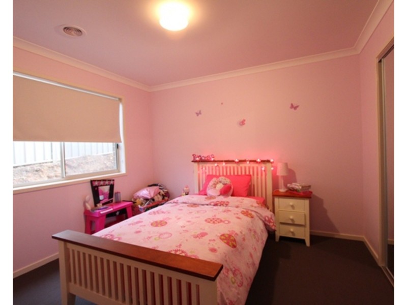 23 Londonderry Way, Epsom VIC 3551