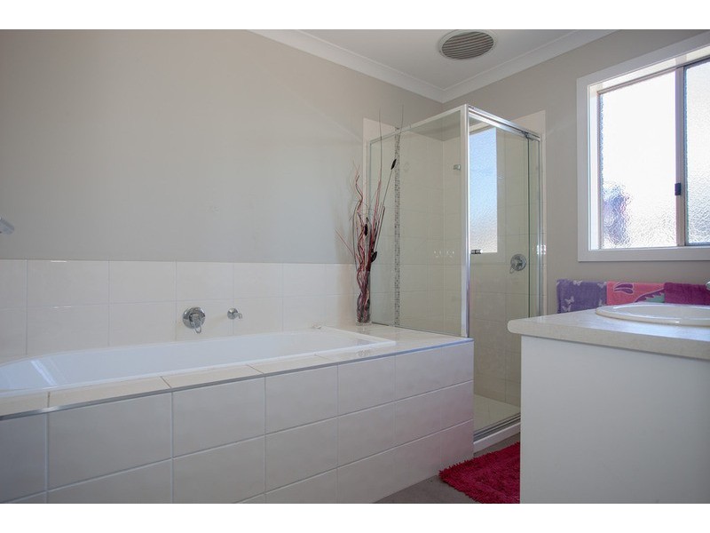 5 Trickett  Court, Kangaroo Flat VIC 3555