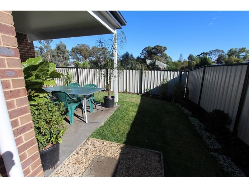 12 Imperial Court, California Gully VIC 3556