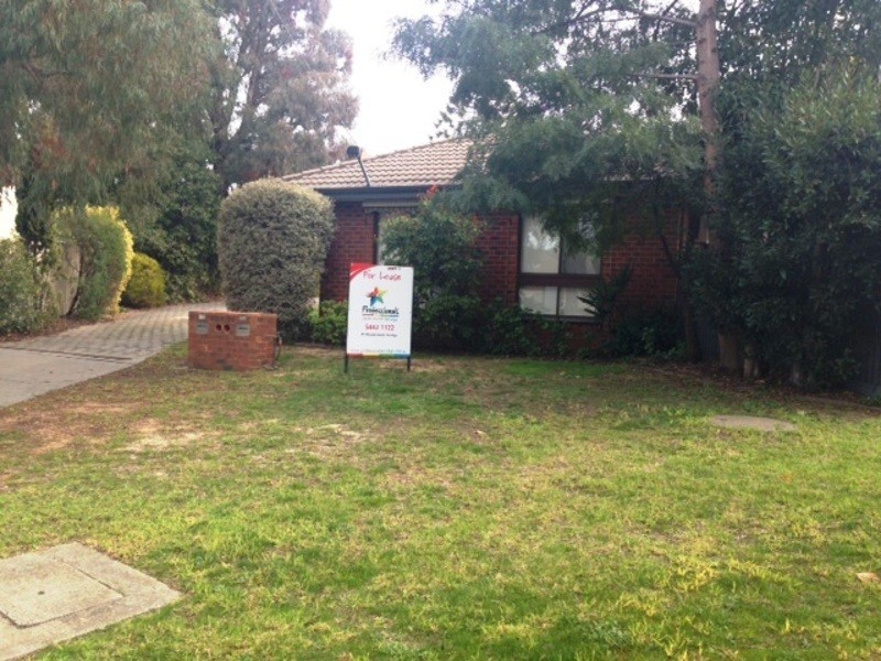 1/3 Minto Street, Quarry Hill VIC 3550