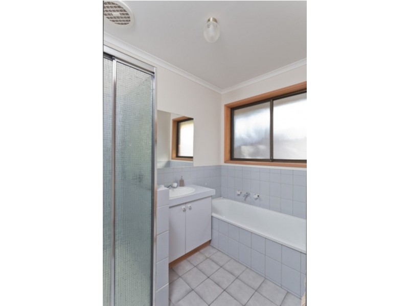 1/3 Minto Street, Quarry Hill VIC 3550