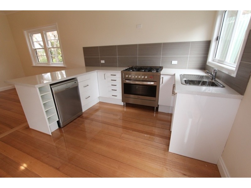 6 Echuca Street, Quarry Hill VIC 3550