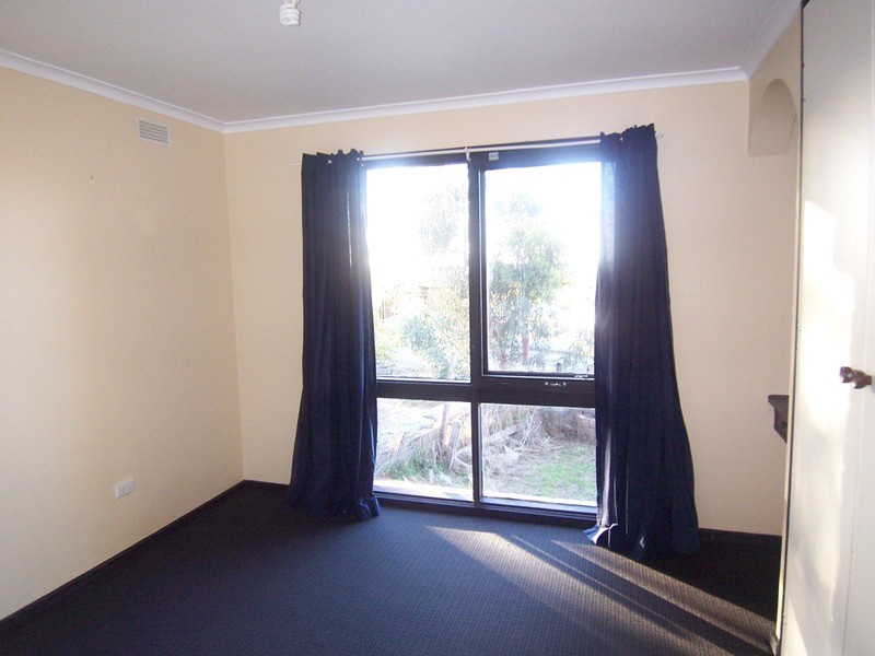 54 Race Street, Flora Hill VIC 3550