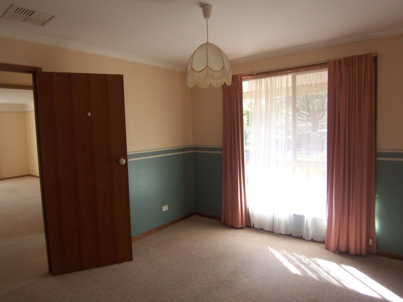 15 Barton Court, Flora Hill VIC 3550