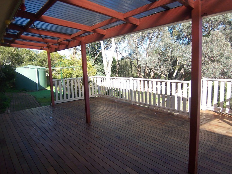 15 Barton Court, Flora Hill VIC 3550