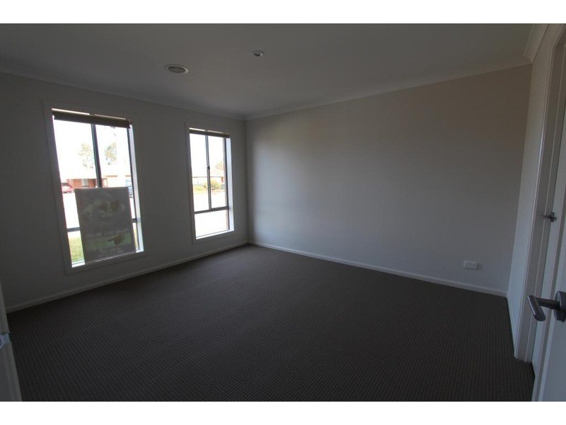 7 Arrawalli Avenue, Ascot VIC 3551