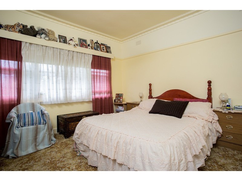 32 Hammer  Street, Flora Hill VIC 3550