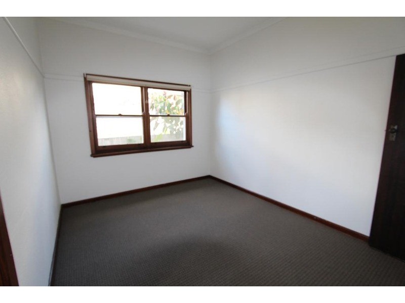 4 Wallace Avenue, Flora Hill VIC 3550