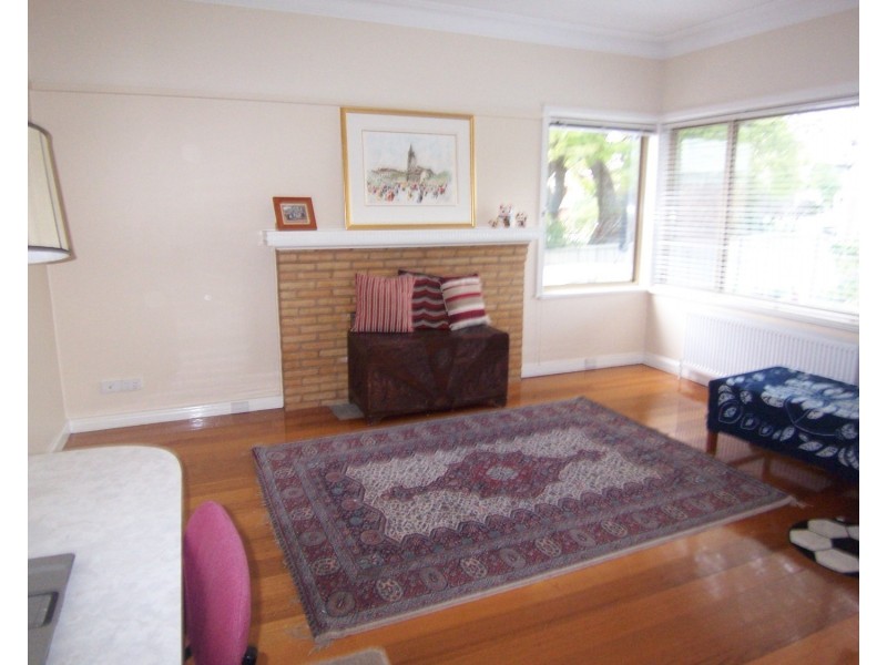 82 Olinda Street, Quarry Hill VIC 3550
