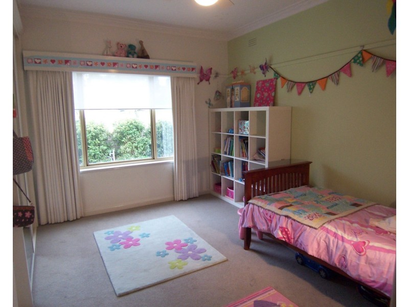 82 Olinda Street, Quarry Hill VIC 3550