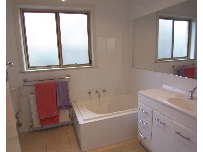 82 Olinda Street, Quarry Hill VIC 3550