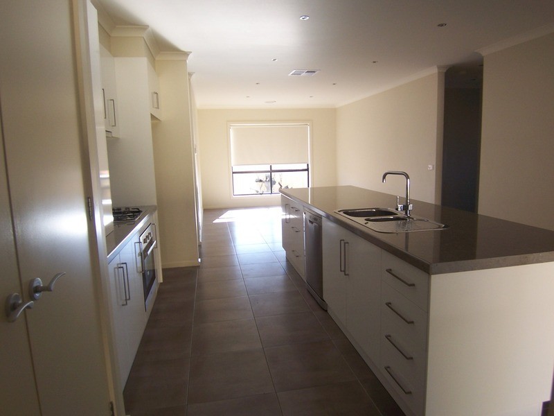 20 Sandhurst Drive, California Gully VIC 3556