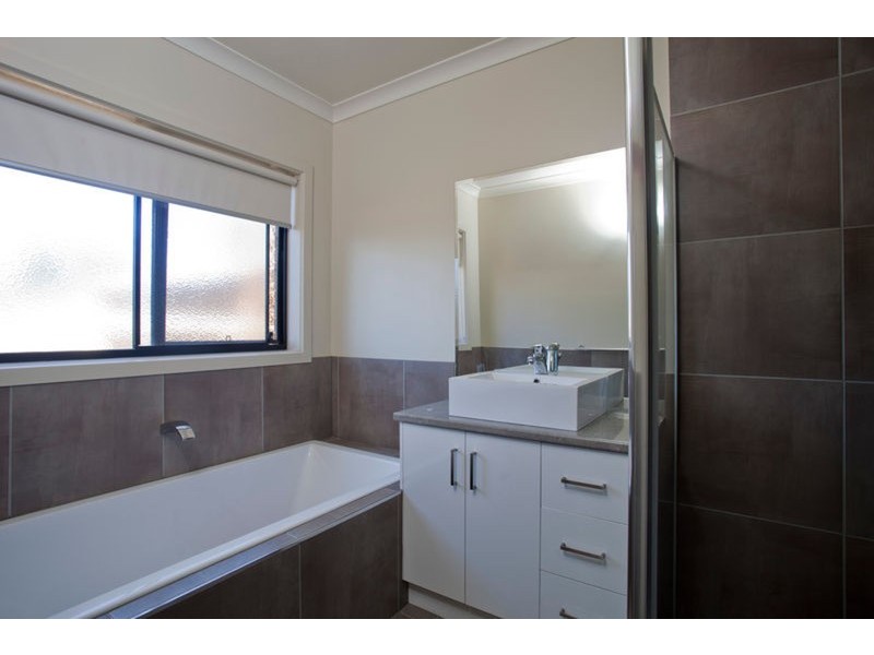 20 Sandhurst Drive, California Gully VIC 3556