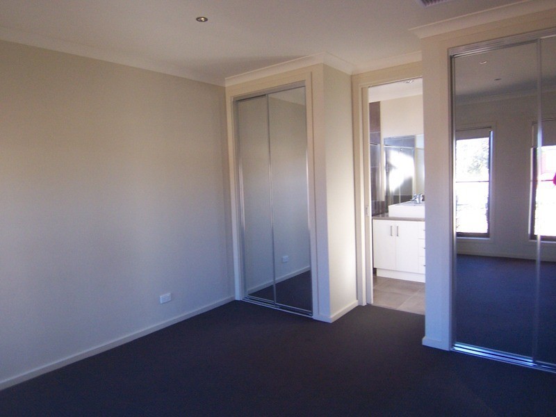 20 Sandhurst Drive, California Gully VIC 3556