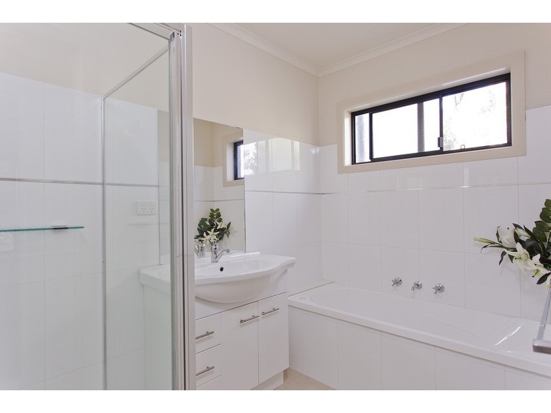 4/12a Lawson Street, Spring Gully VIC 3550