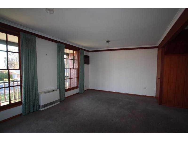2/1 Kooyong Close, Kennington VIC 3550