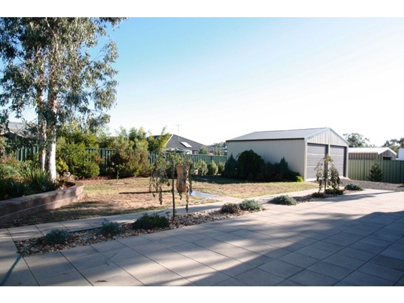 12 Arlington Court, Maiden Gully VIC 3551