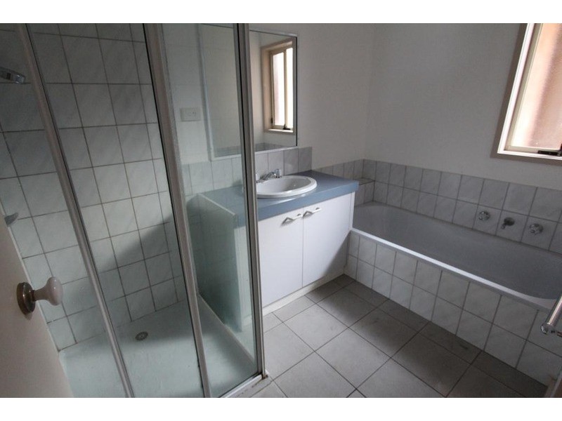 1/3 Stanley Avenue, Spring Gully VIC 3550