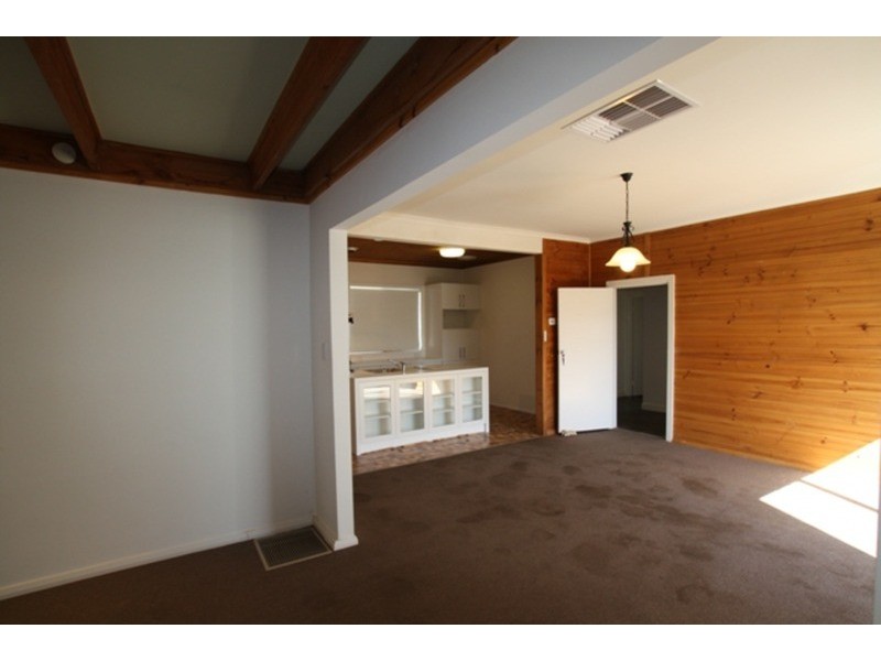 2B Honeysuckle Street, Eaglehawk VIC 3556