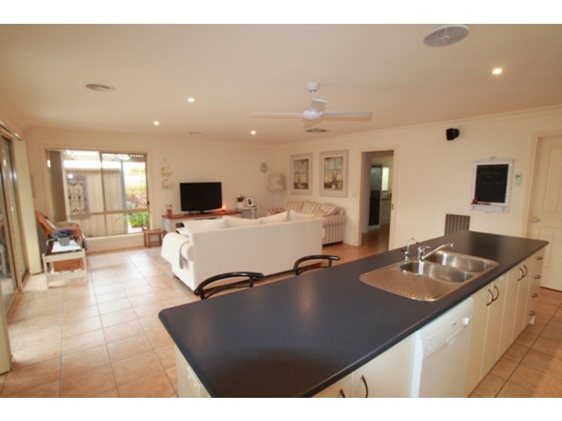 14 Forest Heights Drive, Kangaroo Flat VIC 3555