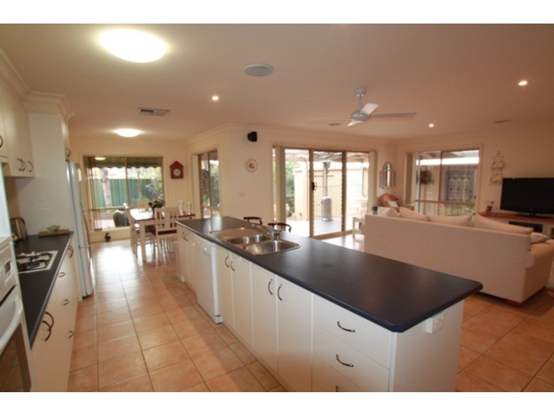 14 Forest Heights Drive, Kangaroo Flat VIC 3555