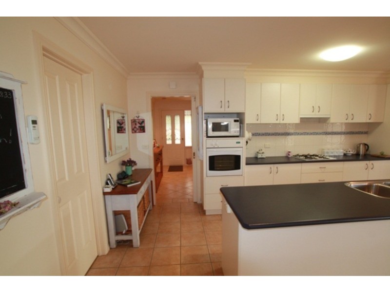 14 Forest Heights Drive, Kangaroo Flat VIC 3555