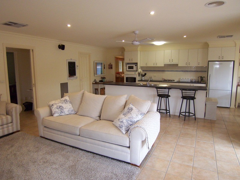 14 Forest Heights Drive, Kangaroo Flat VIC 3555