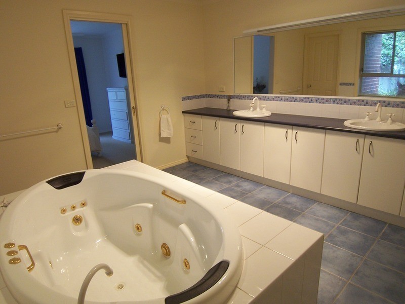 14 Forest Heights Drive, Kangaroo Flat VIC 3555