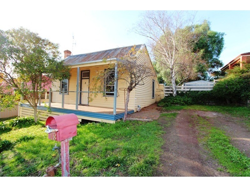 18 Anderson  Street, North Bendigo VIC 3550