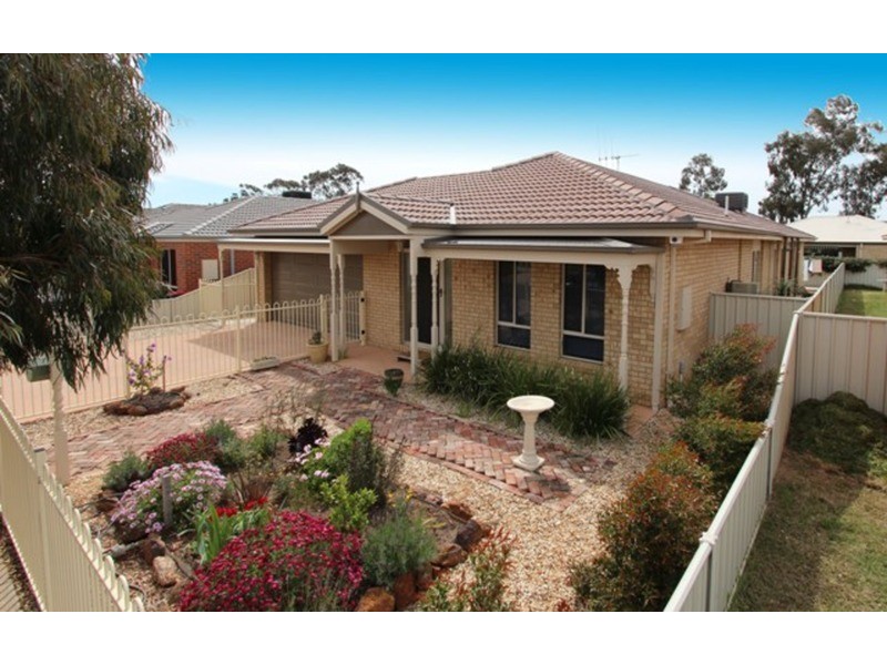 5 Manna Gum Drive, Epsom VIC 3551