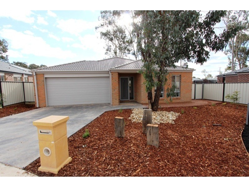 13 Imperial Court, Eaglehawk VIC 3556