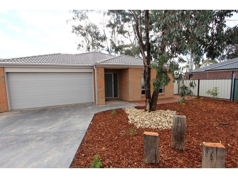 13 Imperial Court, Eaglehawk VIC 3556