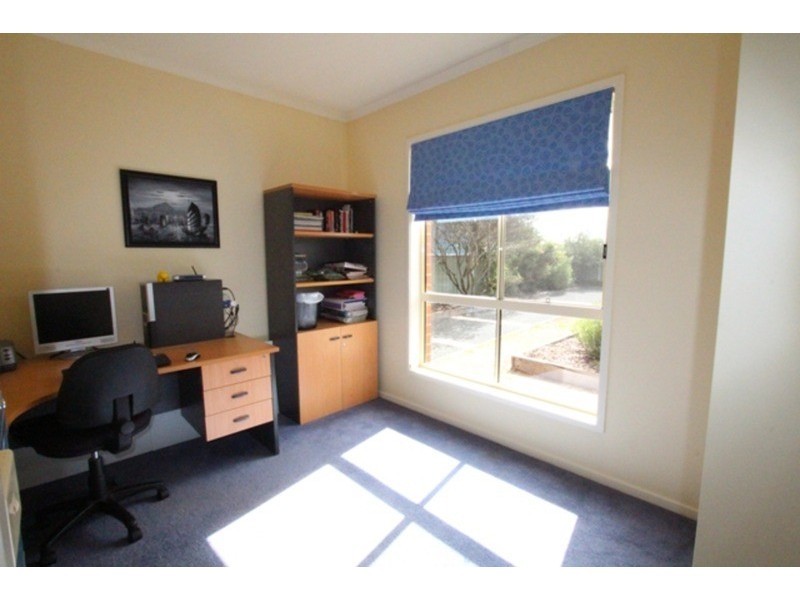 33 Cassandra Crescent, Epsom VIC 3551