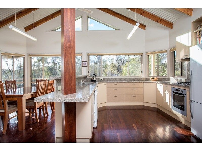 12 Clay Gully Court, Maiden Gully VIC 3551