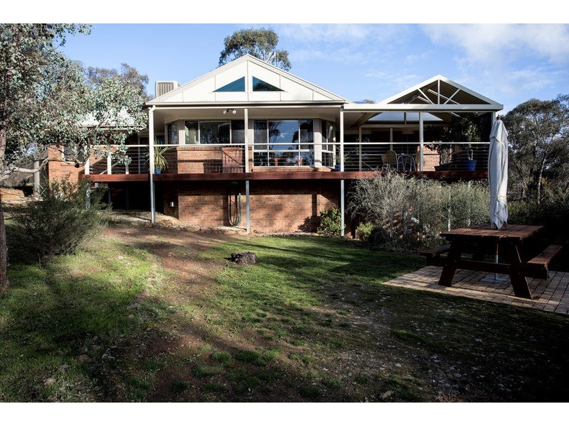 12 Clay Gully Court, Maiden Gully VIC 3551