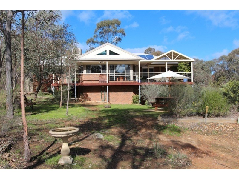 12 Clay Gully Court, Maiden Gully VIC 3551