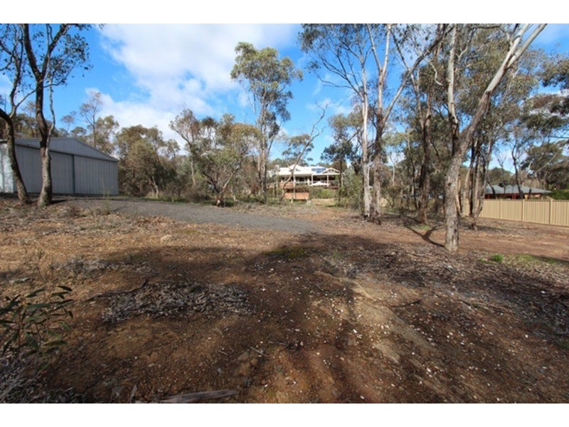 12 Clay Gully Court, Maiden Gully VIC 3551