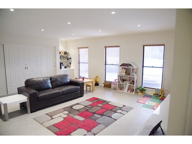 6 Grange Terrace, Golden Square VIC 3555