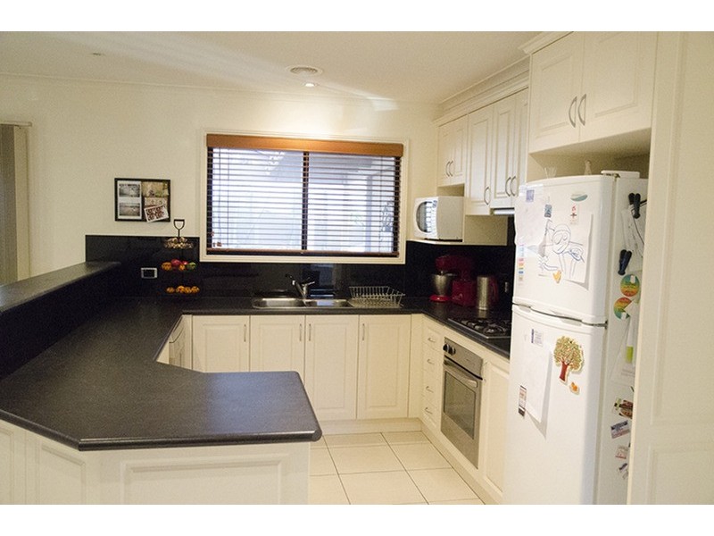 6 Grange Terrace, Golden Square VIC 3555